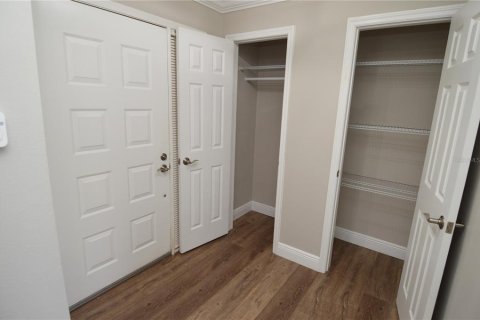 Condominio en alquiler en Tampa, Florida, 3 dormitorios, 154.96 m2 № 1876931 - foto 7