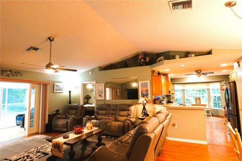 House in Citrus Springs, Florida 3 bedrooms, 161.84 sq.m. № 2411711 - photo 11