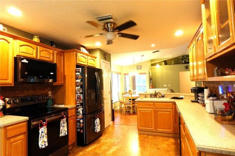 House in Citrus Springs, Florida 3 bedrooms, 161.84 sq.m. № 2411711 - photo 29