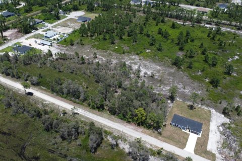 Propiedad comercial en venta en Lehigh Acres, Florida № 2184056 - foto 15