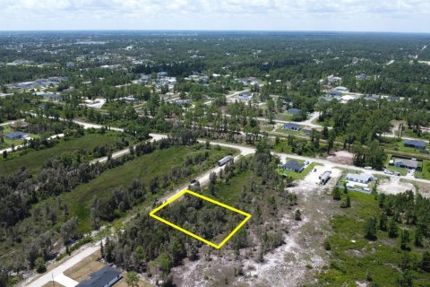 Propiedad comercial en venta en Lehigh Acres, Florida № 2184056 - foto 6