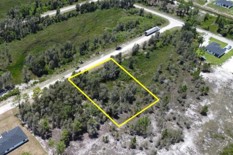 Propiedad comercial en venta en Lehigh Acres, Florida № 2184056 - foto 5