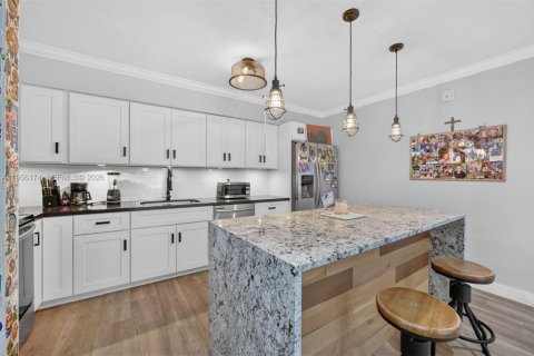 Condominio en Miami, Florida, 1 dormitorio  № 2010631