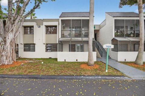 Condominio en alquiler en Miami, Florida, 1 dormitorio, 79.34 m2 № 2010631 - foto 20