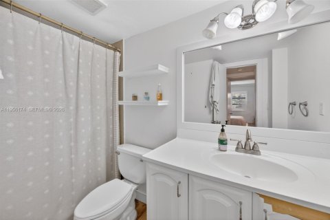 Condominio en alquiler en Miami, Florida, 1 dormitorio, 79.34 m2 № 2010631 - foto 17