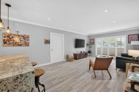 Condominio en alquiler en Miami, Florida, 1 dormitorio, 79.34 m2 № 2010631 - foto 4