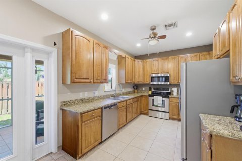 Villa ou maison à vendre à Palm City, Floride: 4 chambres, 236.06 m2 № 2245755 - photo 4