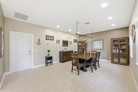 Villa ou maison à vendre à Palm City, Floride: 4 chambres, 236.06 m2 № 2245755 - photo 2