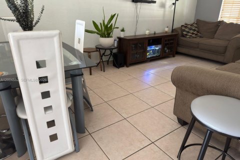 Кондоминиум с 3 спальнями в Хайалиа, Флорида № 2069458