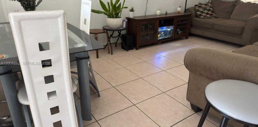 Кондоминиум с 3 спальнями в Хайалиа, Флорида № 2069458