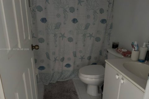 Снять в аренду кондоминиум в Хайалиа, Флорида 3 спальни, 92.16м2, № 2069458 - фото 8