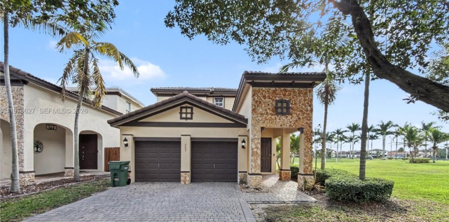 Дом в Хомстед, Флорида 4 спальни, 224.82м2 № 2046119