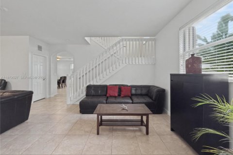Купить виллу или дом в Хомстед, Флорида 4 спальни, 224.82м2, № 2046119 - фото 14