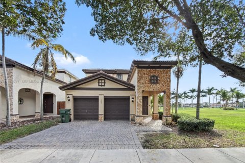 Купить виллу или дом в Хомстед, Флорида 4 спальни, 224.82м2, № 2046119 - фото 2