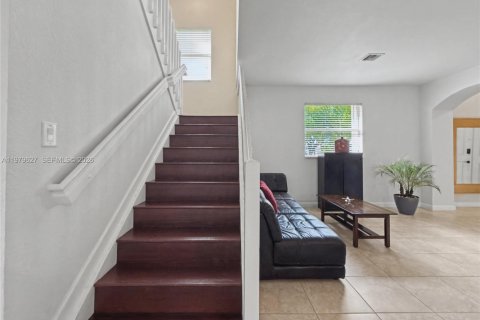 Купить виллу или дом в Хомстед, Флорида 4 спальни, 224.82м2, № 2046119 - фото 11