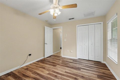 House in Dover, Florida 3 bedrooms, 172.8 sq.m. № 2258198 - photo 25