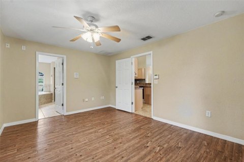 House in Dover, Florida 3 bedrooms, 172.8 sq.m. № 2258198 - photo 17
