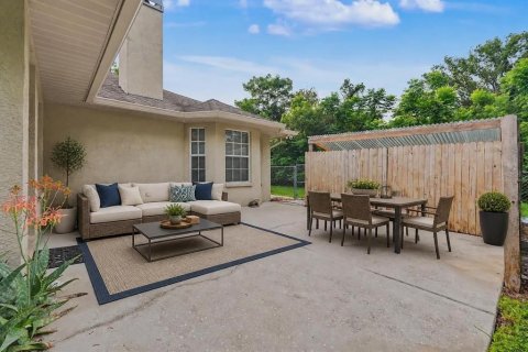 House in Dover, Florida 3 bedrooms, 172.8 sq.m. № 2258198 - photo 28