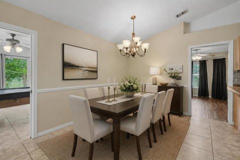House in Dover, Florida 3 bedrooms, 172.8 sq.m. № 2258198 - photo 11