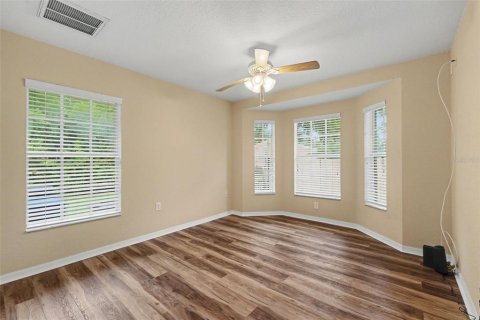 House in Dover, Florida 3 bedrooms, 172.8 sq.m. № 2258198 - photo 24
