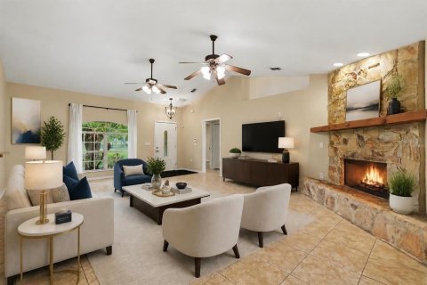 House in Dover, Florida 3 bedrooms, 172.8 sq.m. № 2258198 - photo 3