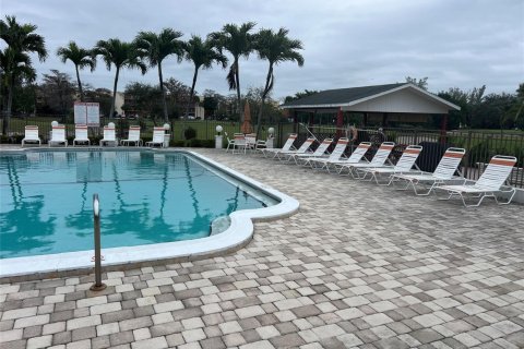 Condominio en venta en Lauderhill, Florida, 1 dormitorio, 63.17 m2 № 2177484 - foto 16