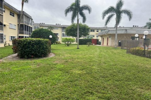 Condominio en venta en Lauderhill, Florida, 1 dormitorio, 63.17 m2 № 2177484 - foto 30