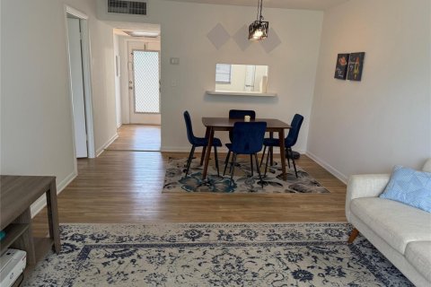 Condominio en venta en Lauderhill, Florida, 1 dormitorio, 63.17 m2 № 2177484 - foto 3
