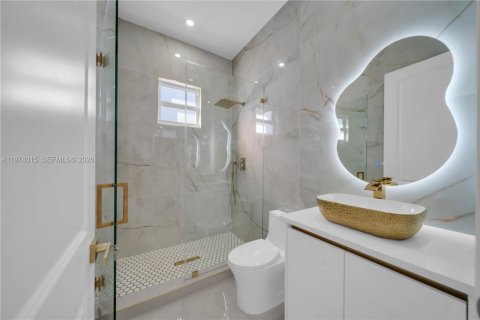 Купить виллу или дом в Лихай-Эйкерс, Флорида 4 спальни, № 2033560 - фото 12