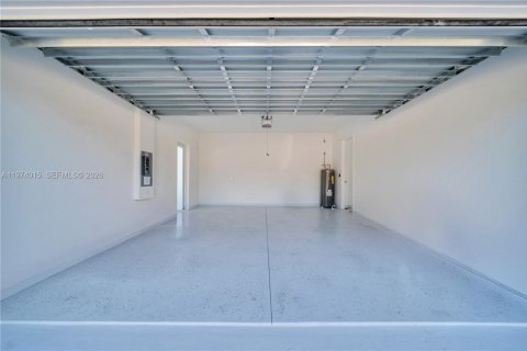 Купить виллу или дом в Лихай-Эйкерс, Флорида 4 спальни, № 2033560 - фото 20