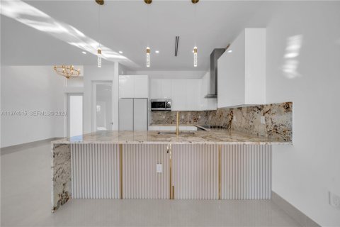 Купить виллу или дом в Лихай-Эйкерс, Флорида 4 спальни, № 2033560 - фото 8