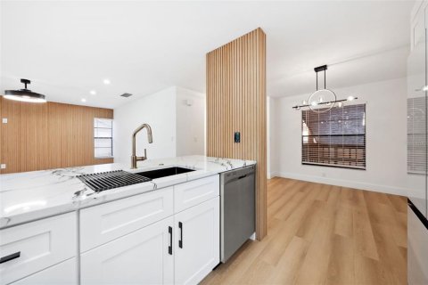 Copropriété à vendre à Sarasota, Floride: 2 chambres, 108.79 m2 № 1556266 - photo 19