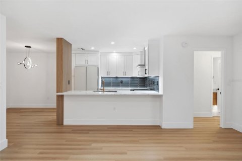 Copropriété à vendre à Sarasota, Floride: 2 chambres, 108.79 m2 № 1556266 - photo 26