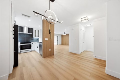 Copropriété à vendre à Sarasota, Floride: 2 chambres, 108.79 m2 № 1556266 - photo 11