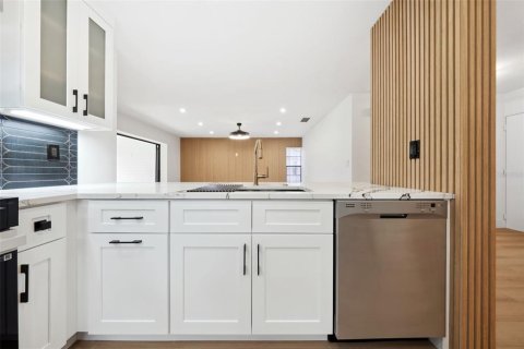 Copropriété à vendre à Sarasota, Floride: 2 chambres, 108.79 m2 № 1556266 - photo 17