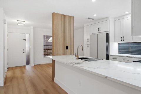 Copropriété à vendre à Sarasota, Floride: 2 chambres, 108.79 m2 № 1556266 - photo 10