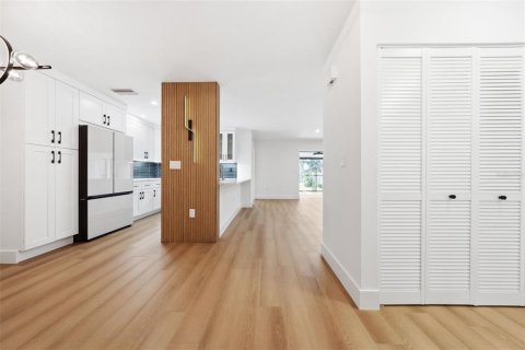Copropriété à vendre à Sarasota, Floride: 2 chambres, 108.79 m2 № 1556266 - photo 2