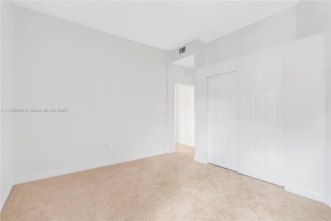 Condo in Tamarac, Florida, 2 bedrooms  № 1738465 - photo 19