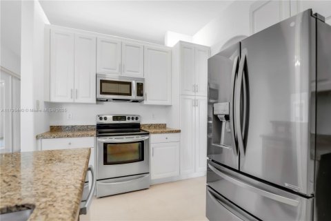Condo in Tamarac, Florida, 2 bedrooms  № 1738465 - photo 7
