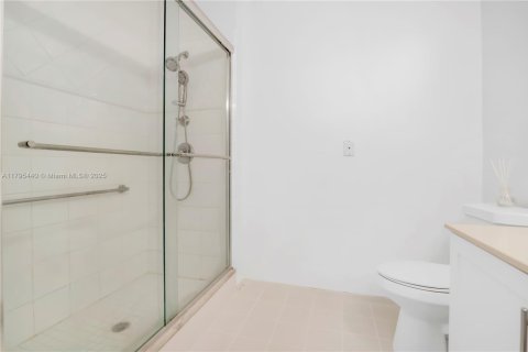 Condo in Tamarac, Florida, 2 bedrooms  № 1738465 - photo 16