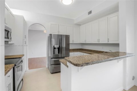 Condo in Tamarac, Florida, 2 bedrooms  № 1738465 - photo 6