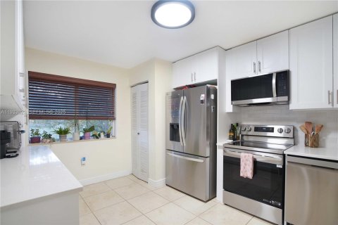 Condominio en alquiler en Davie, Florida, 2 dormitorios, 93.37 m2 № 1991260 - foto 10