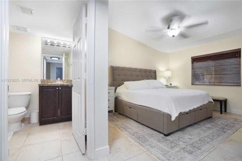 Condominio en alquiler en Davie, Florida, 2 dormitorios, 93.37 m2 № 1991260 - foto 18