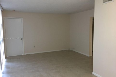Copropriété à louer à Miami, Floride: 1 chambre, 65.77 m2 № 1964231 - photo 24