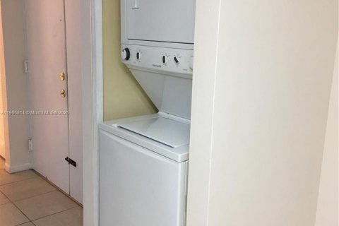 Copropriété à louer à Miami, Floride: 1 chambre, 65.77 m2 № 1964231 - photo 14