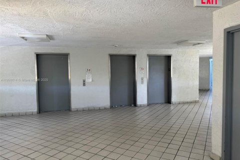 Copropriété à louer à Miami, Floride: 1 chambre, 65.77 m2 № 1964231 - photo 8
