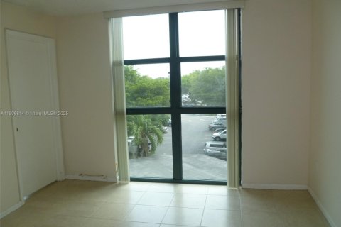 Copropriété à louer à Miami, Floride: 1 chambre, 65.77 m2 № 1964231 - photo 26