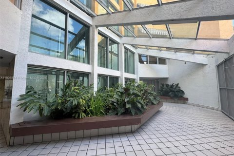 Copropriété à louer à Miami, Floride: 1 chambre, 65.77 m2 № 1964231 - photo 5