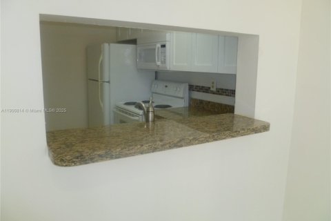 Copropriété à louer à Miami, Floride: 1 chambre, 65.77 m2 № 1964231 - photo 19