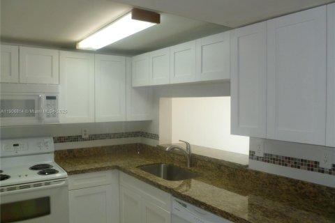 Copropriété à louer à Miami, Floride: 1 chambre, 65.77 m2 № 1964231 - photo 17